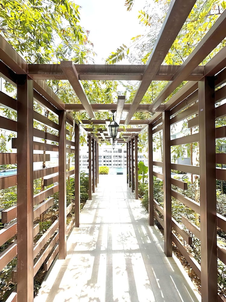 M Suite Menjalara Free Gym Pool