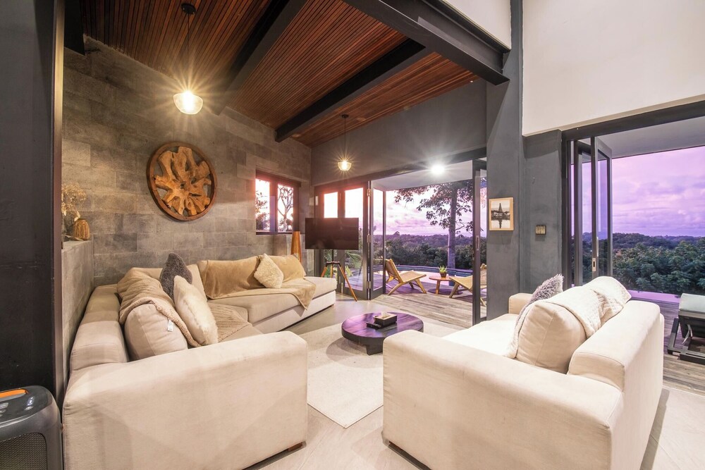 Stunning 6BR Villa 5 Mins to Bingin