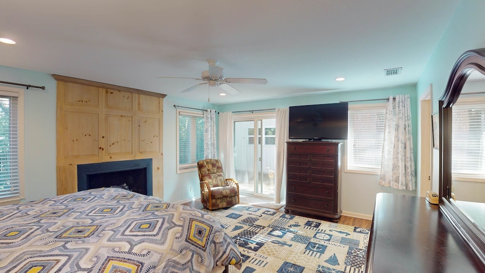 Paradise Cove 4 Bedroom Home
