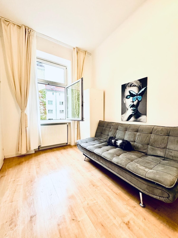 Comfortable 5BR Stay Near Westbahnhof