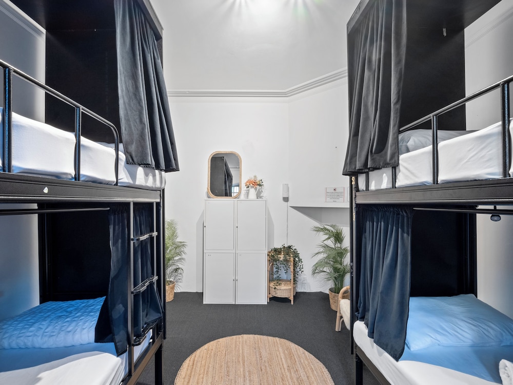 Potts Point Vacations - Azzurro Pod Hotel Potts Point - Property Image 2