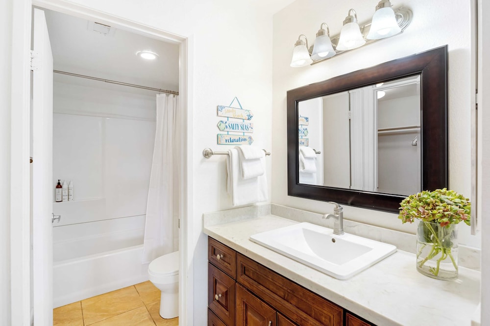 Coastal Retreat With Pool, Hot Tub, BBQ Patio & Minutes to Dana Point Harbor, Monarch Beach, Laguna Beach & Golf Courses Ritz Pointe Condo