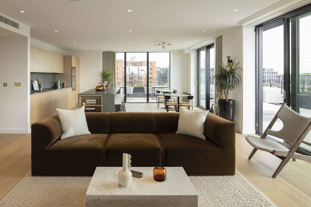 Refined 3-bedroom Condo