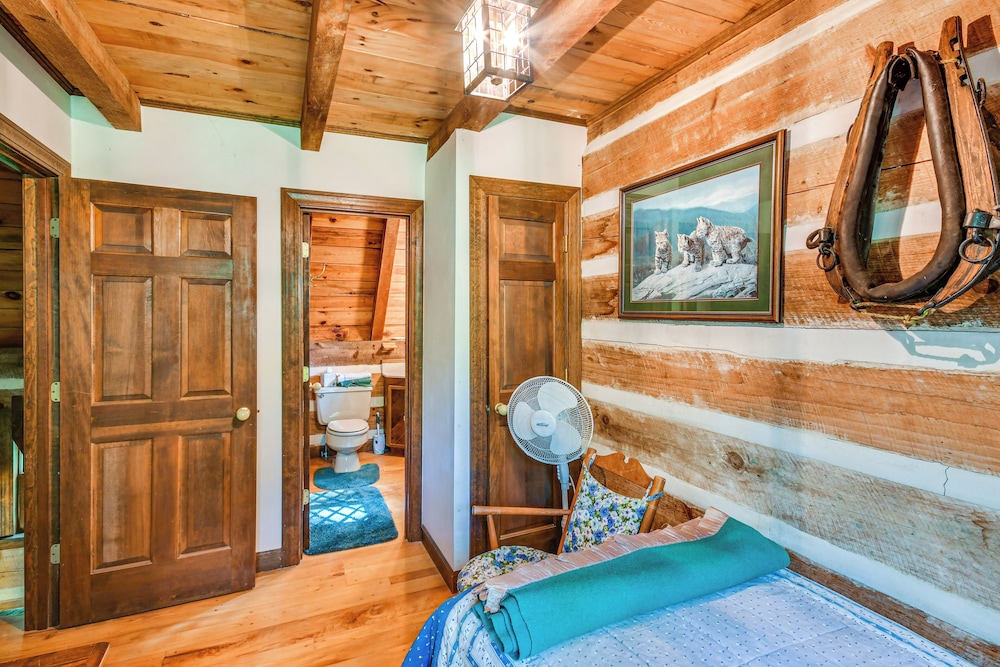 Peaceful Burnsville Cabin By South Toe River!
