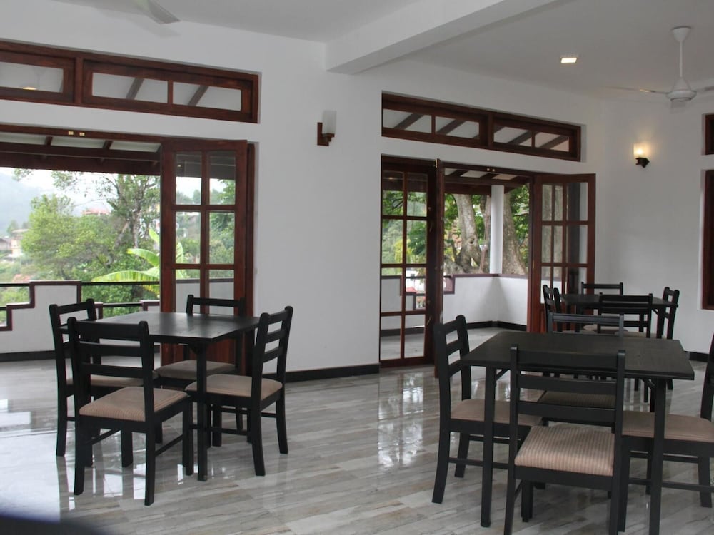 Lizzie Villa Guest House