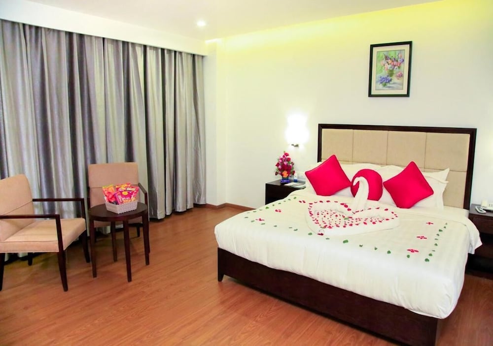 Triguna Clarks Inn