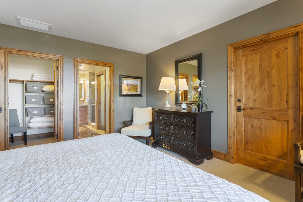 Shooting Star Lodge at Deer Valley Resort - Three Bedroom Residence #101 3 Condo