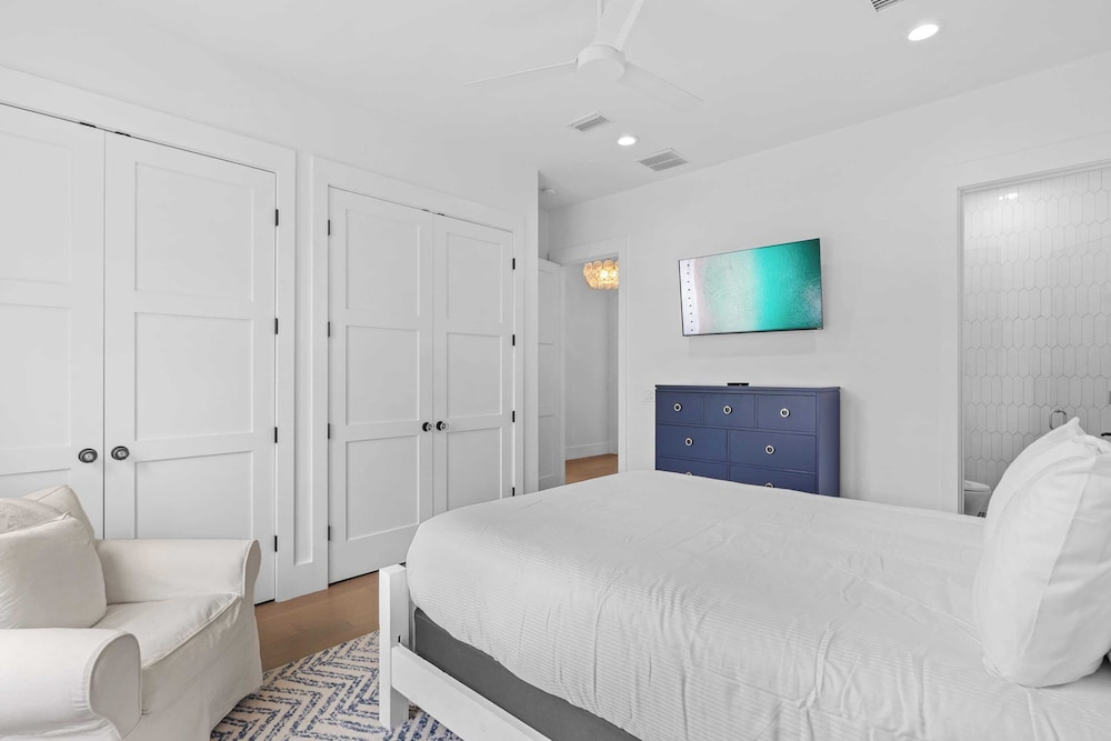 30A Good Vibes by Avantstay Private Pool + Bikes Beach Access