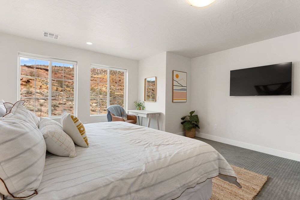 Modern Oasis 5 Bedroom Townhouse view 5