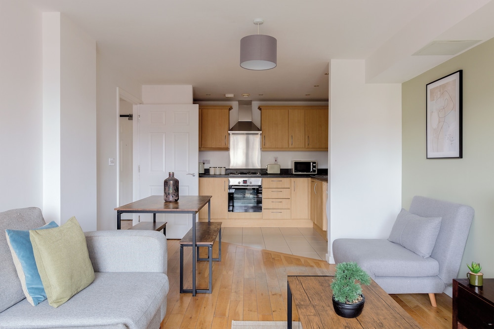 Modern Apartment in Bow