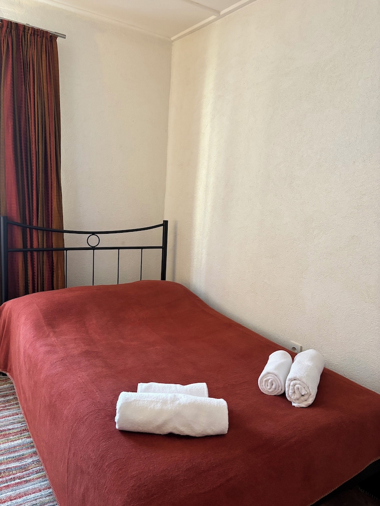 Idor Guest House