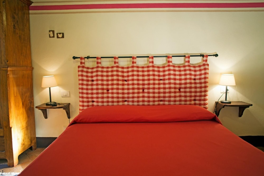 Old Stone Apartment Perona view 3