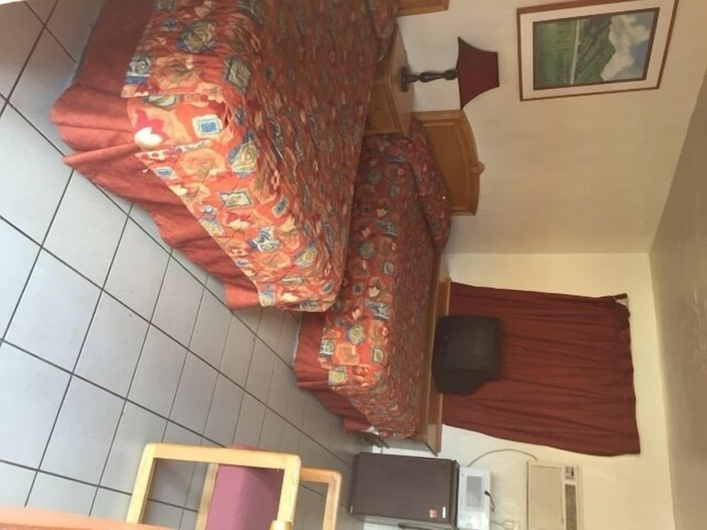Sunland Motel
