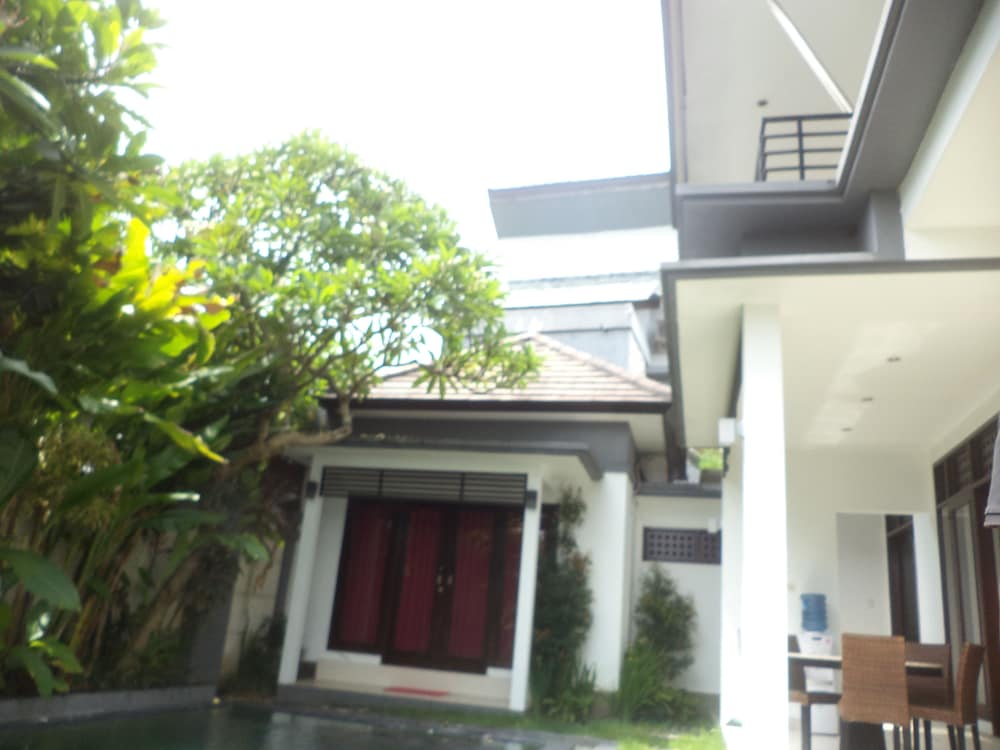 Kim Villa
