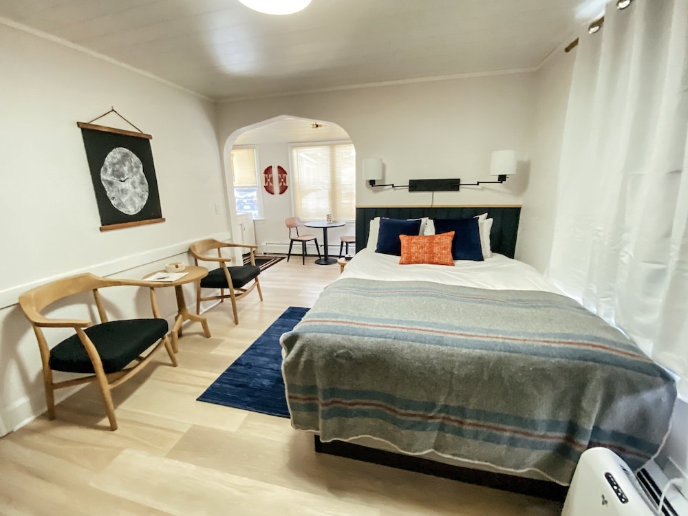 Cascade Lodge