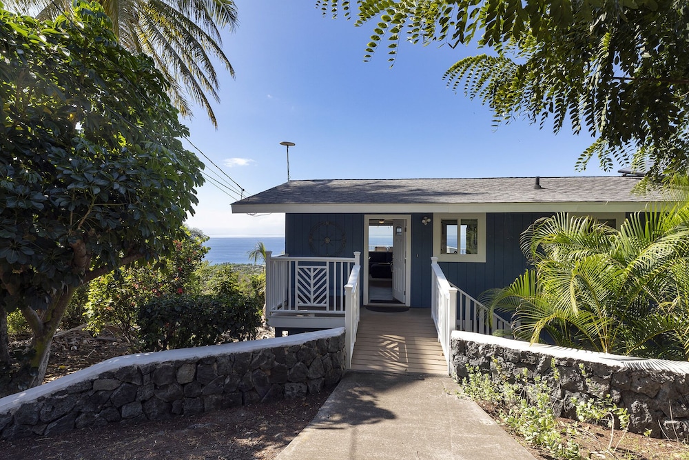 Hotel Walua Hale - Image 1