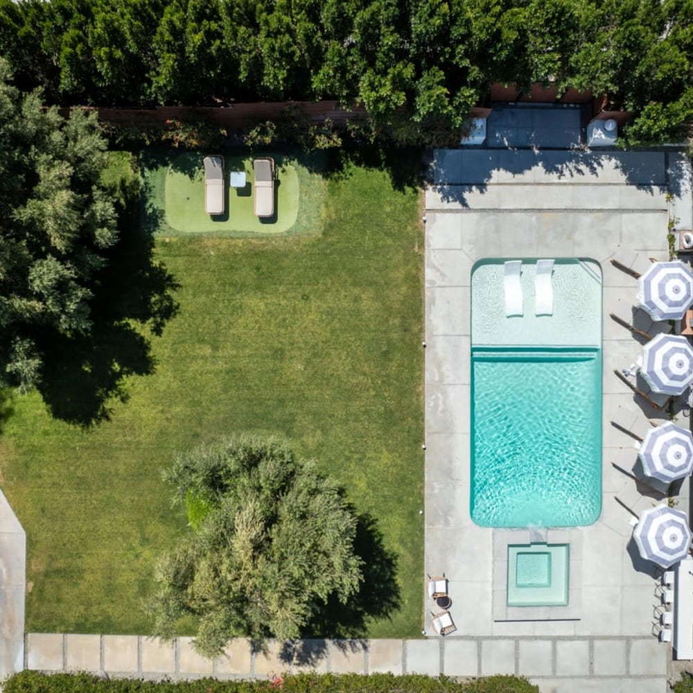 The Yucca Hotel- Entire Boutique Buyout