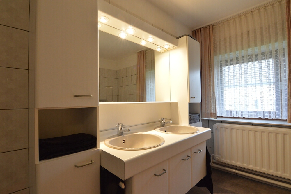 Holiday Home for 8 People in Butgenbach