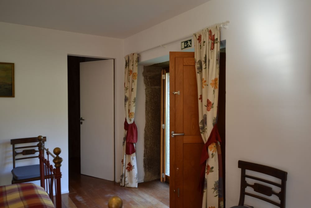 Casas de Pindela view 4