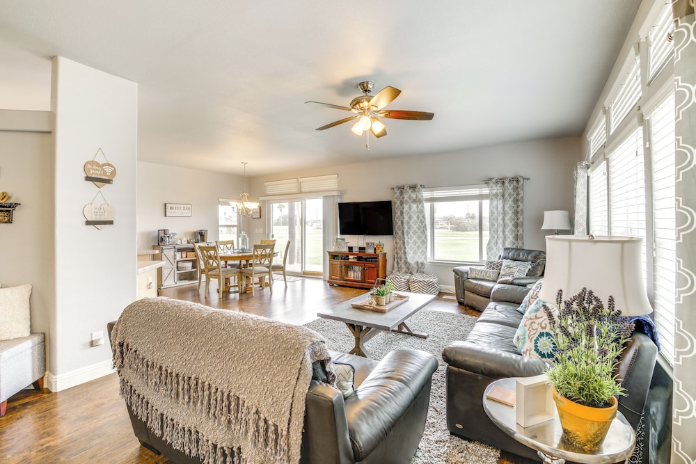 Walk to Colorado River: Needles Gem w/ Pool Access