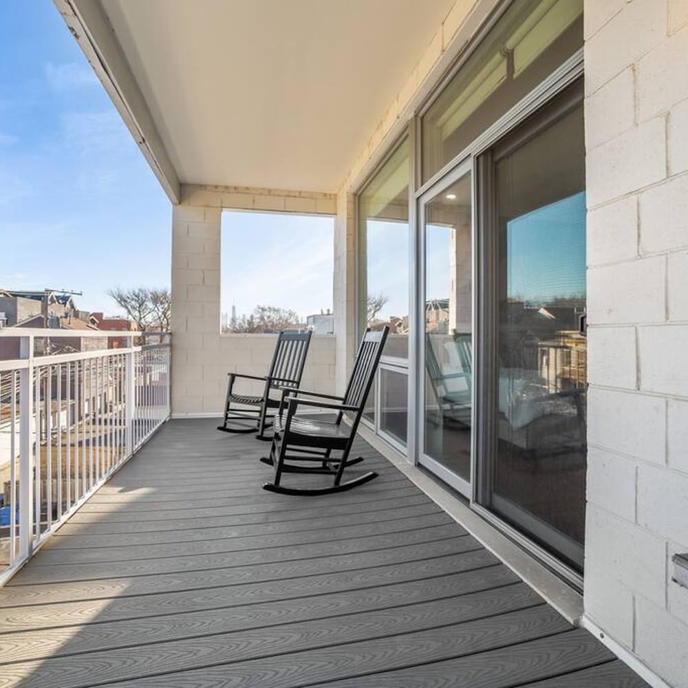 4-bedroom Condo Near Fulton Market w Rooftop