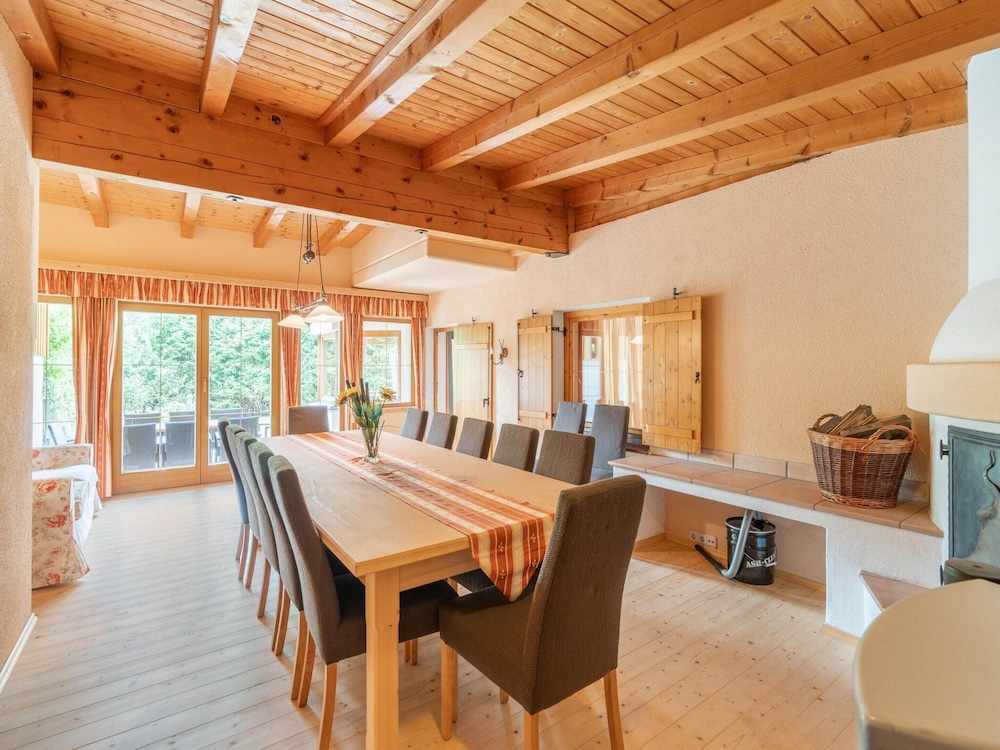 Charming Holiday Home in Maurach am Achensee