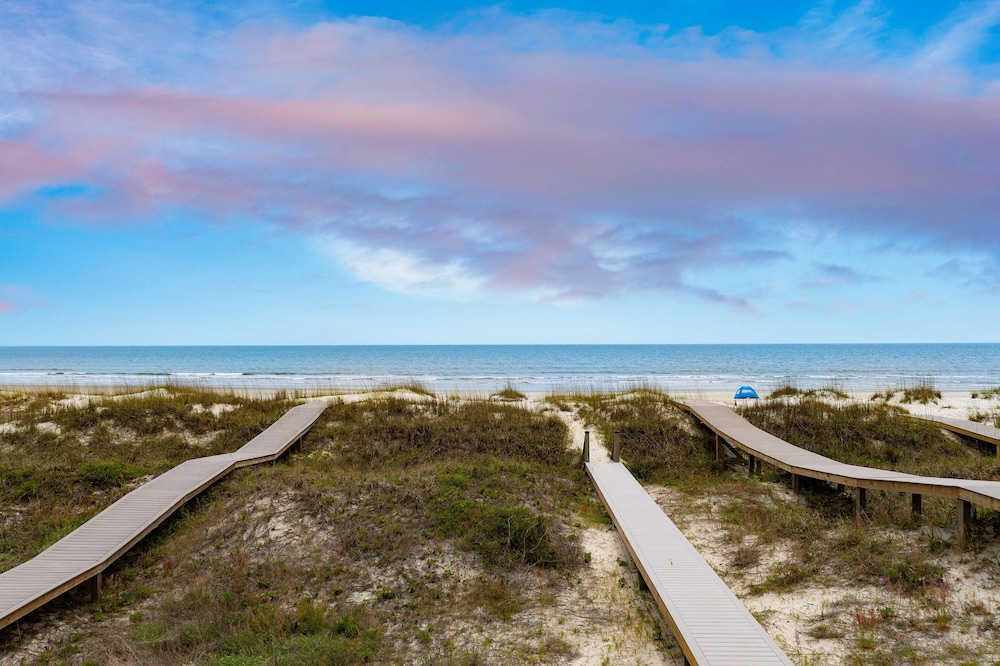 Lido by Avantstay Oceanfront Home w Pool Hot Tub Game Room Gorgeous Views