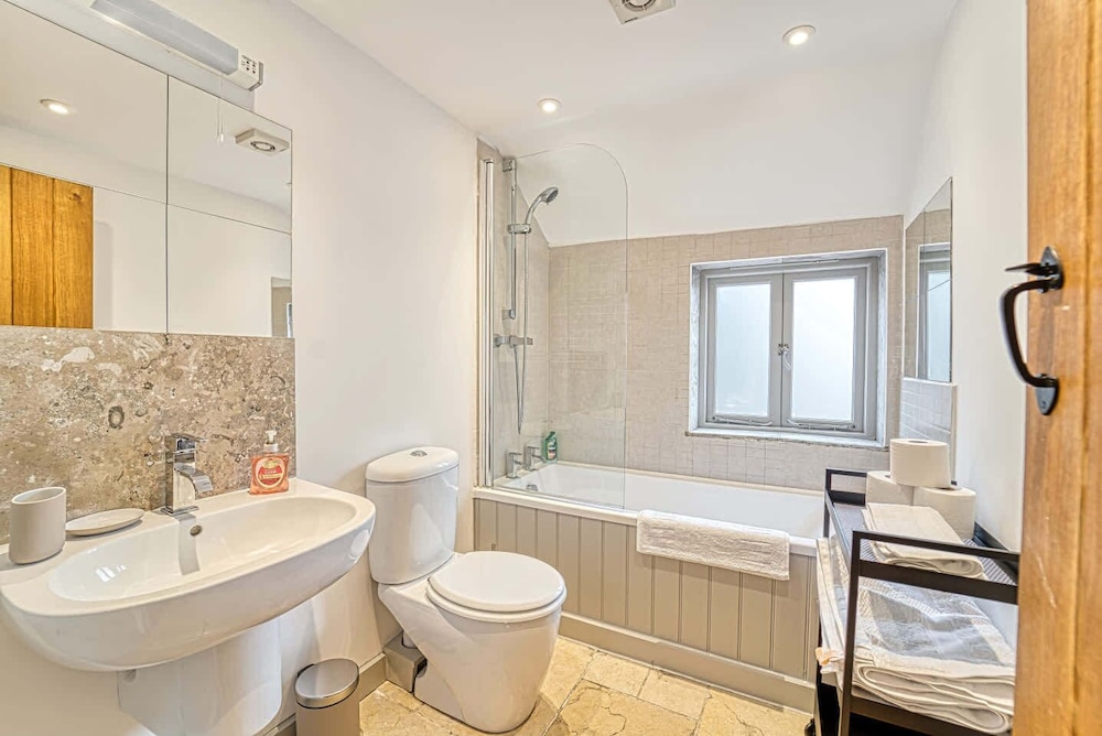 Host Stay Bridgepoint House