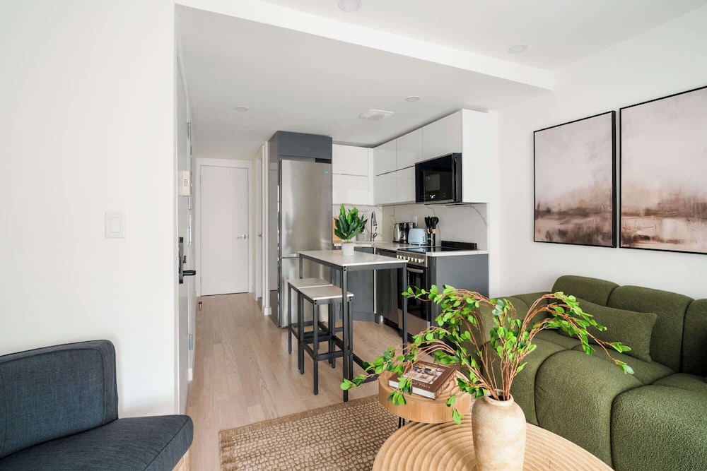 22-4a Sleek Modern 1BR Gramercy