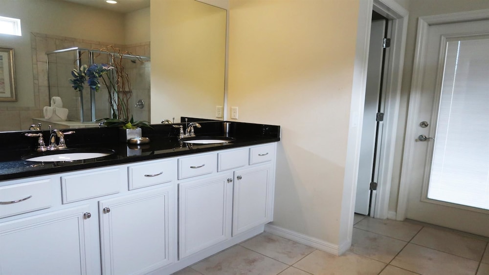 Windsor At Westside #14 - 9 Bed 6 Baths Villa - Image 3