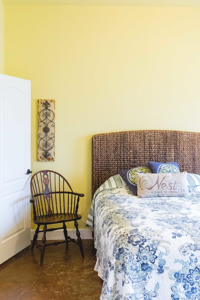 High Cotton Inn