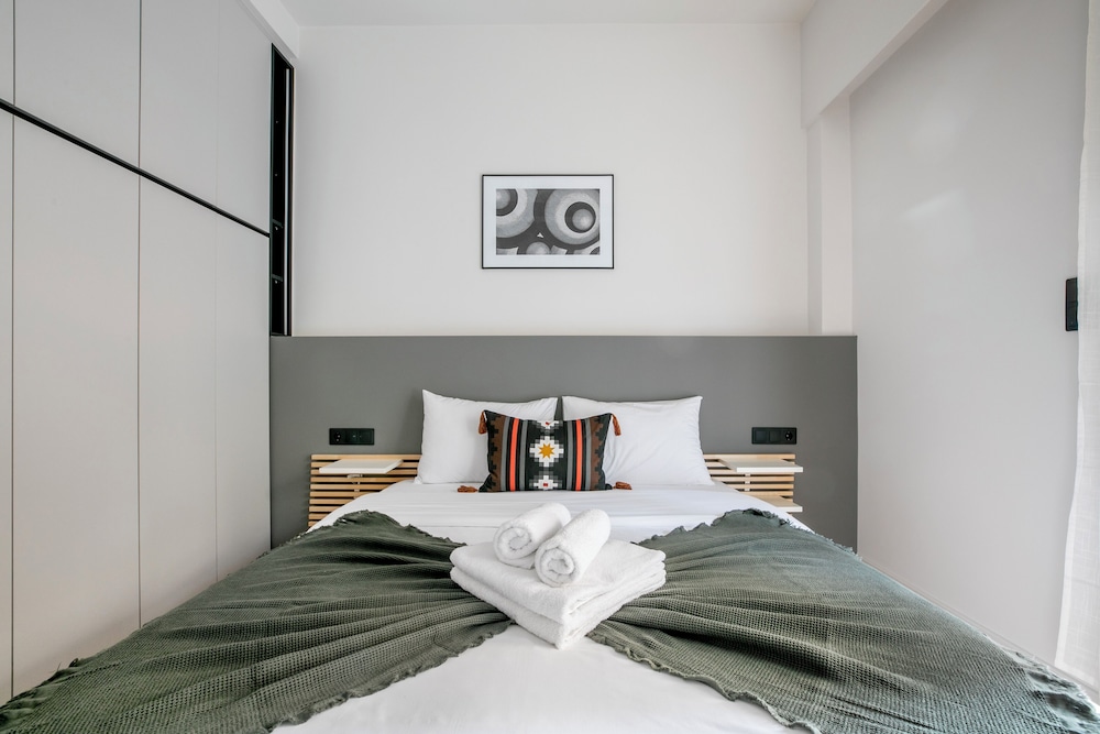 Belmont - 2 Bedroom Apartment in Athens