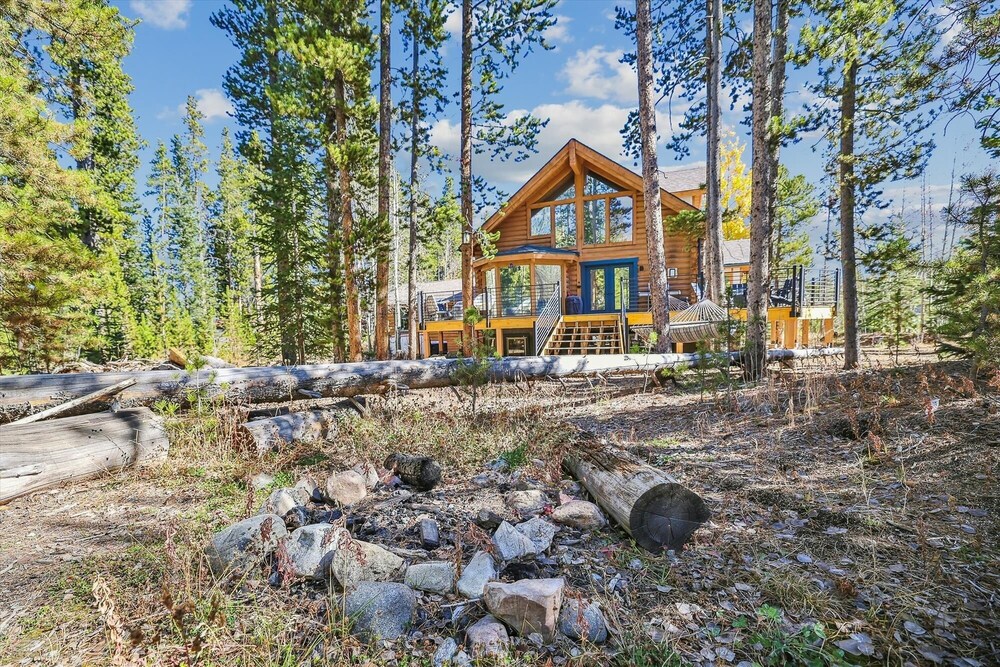 American Way Chalet 5 Bedroom Home