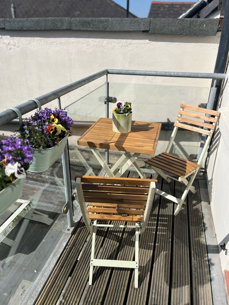 Cardiff Apt - Sleeps 6 - Castle & Stadium Nearby
