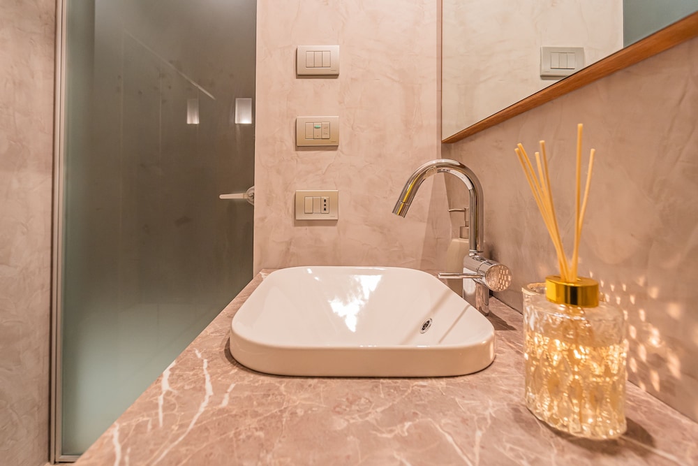 Rovelli 41 in Como With 2 Bedrooms and 3 Bathrooms