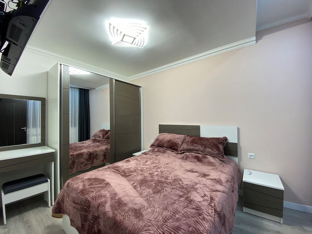 Apartment by Luxe Group SN100