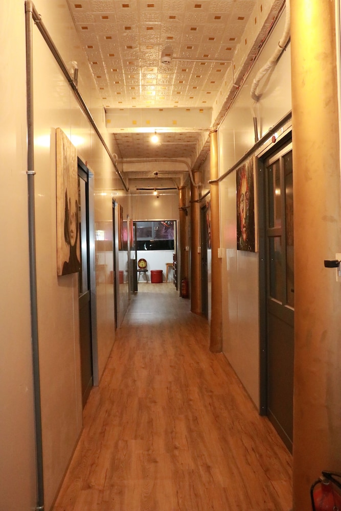 Viet Star Buffet Club & Marvel Hostel