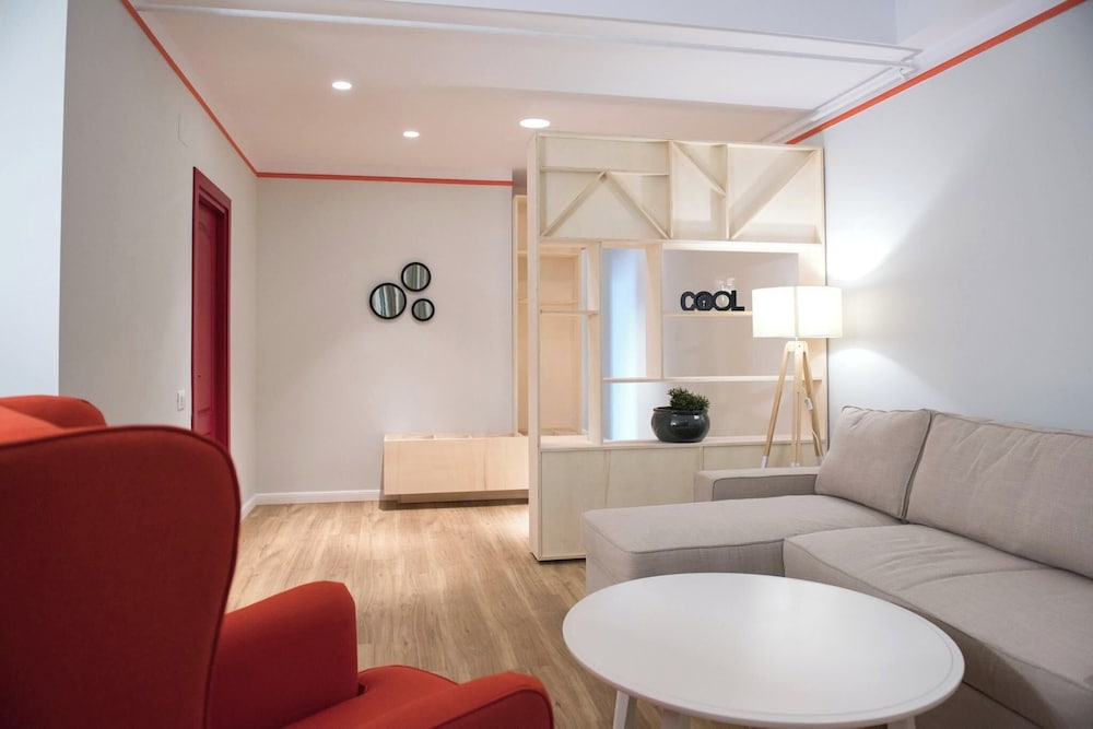 Wave 1 Promenada Apartments