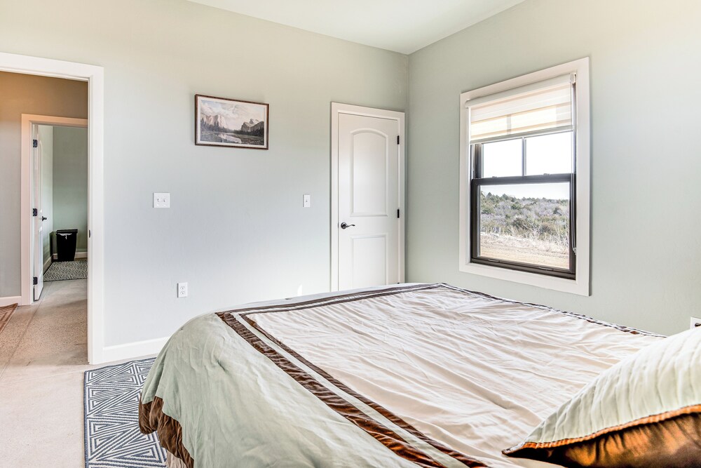 Family-friendly Apt w/ Lake Views in Ponca City!