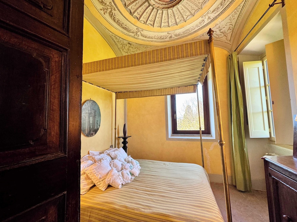New Estate of Joy a Magnificent Historic Villa Near Rome on Glorious Ground Pool and Olives Galore