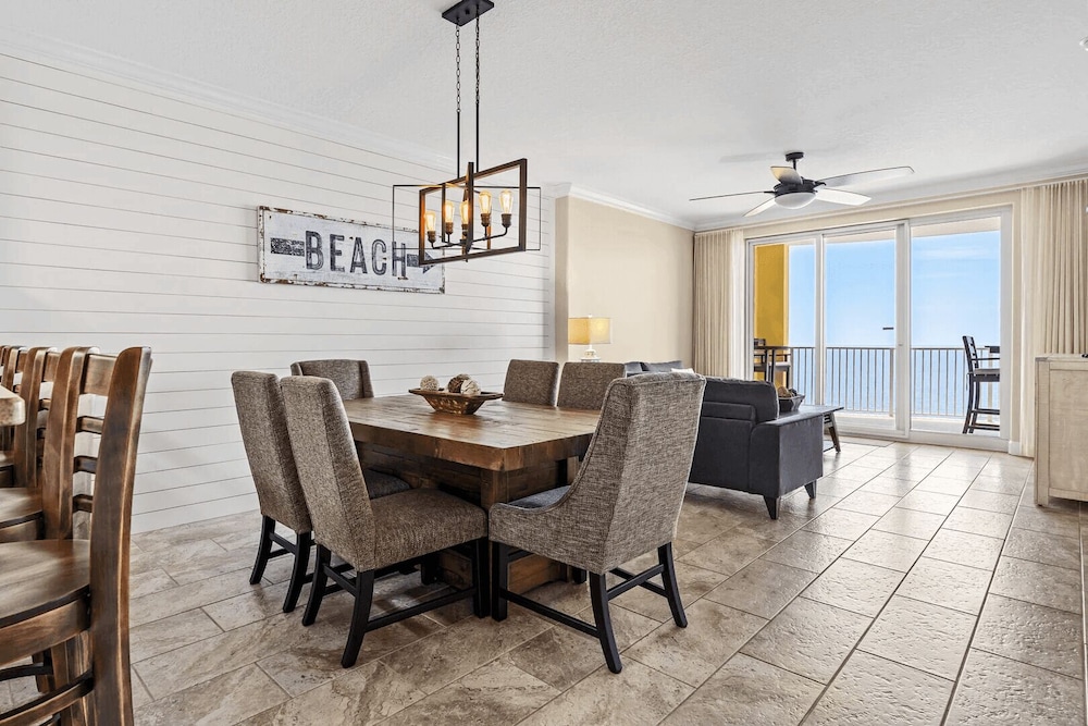 The Shore Break by Avantstay Gulf Front + Pool