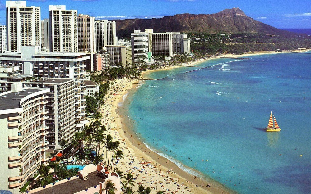 High Floor Ocean View Condo (King Bed and Parking) hotel photo