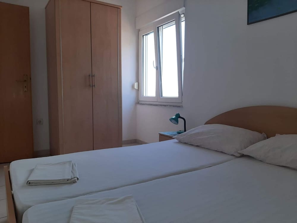 Peaceful Holiday Home in Okrug Gornji near Bocici Beach view 2