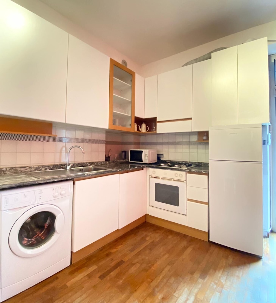 Poliziano 10 - Cozy flat in Sempione
