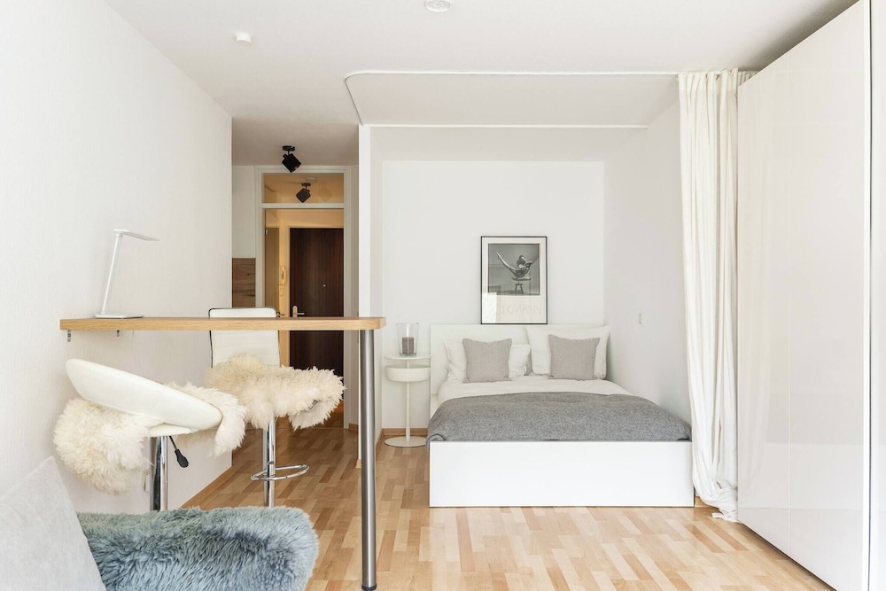 Elegant Studio Apartment in Düsseldorf Ludenberg