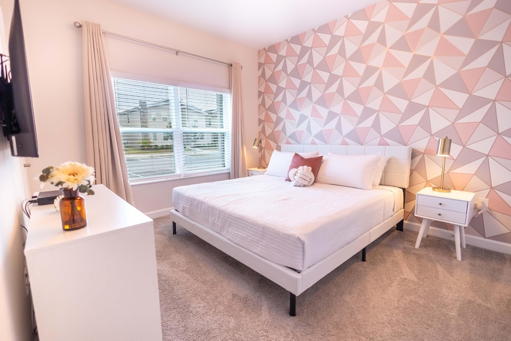 2901 SS - 4BR - Serene Retreat at Storybook Lake