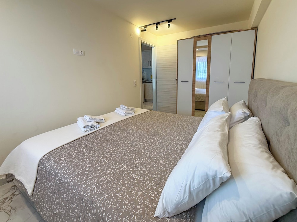 Blue Star Suites by SDR