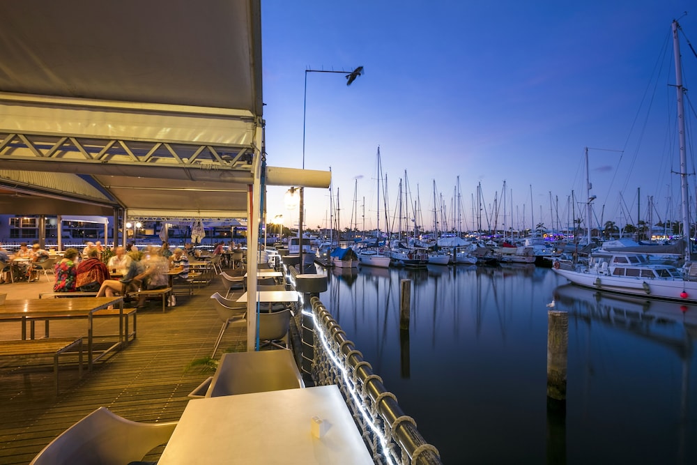 Nightcap at Kawana Waters Hotel