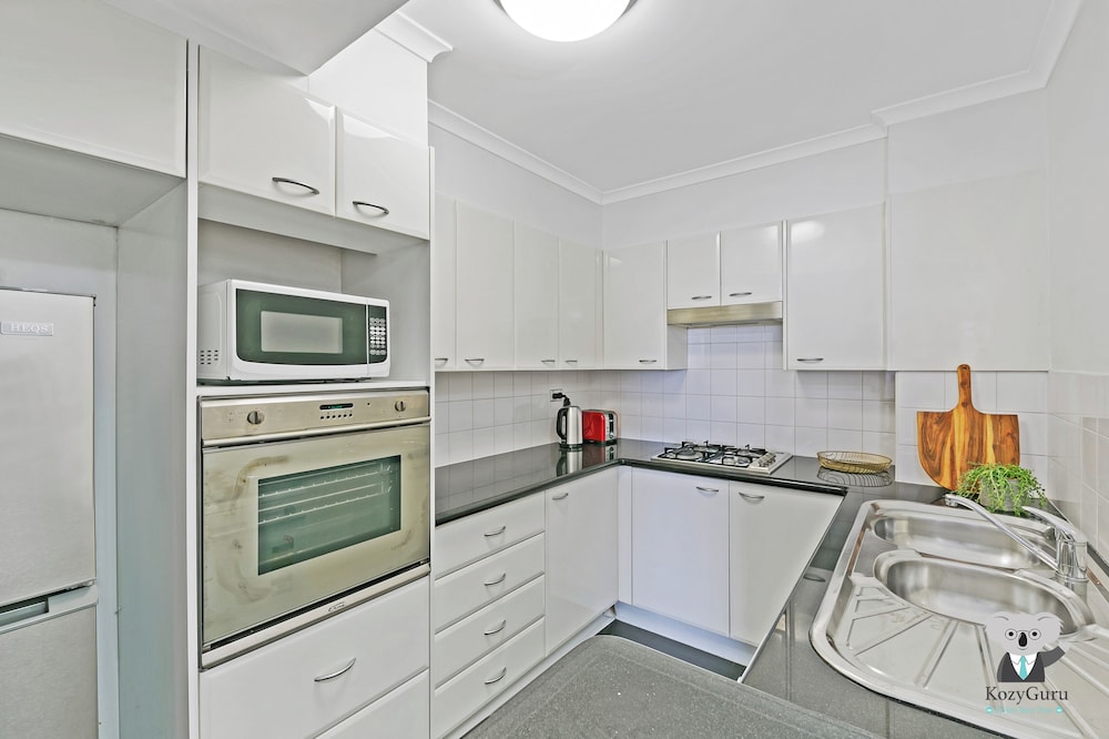 Kozyguru | Haymarket Syd | Overly Warm | 1 Bed Apt