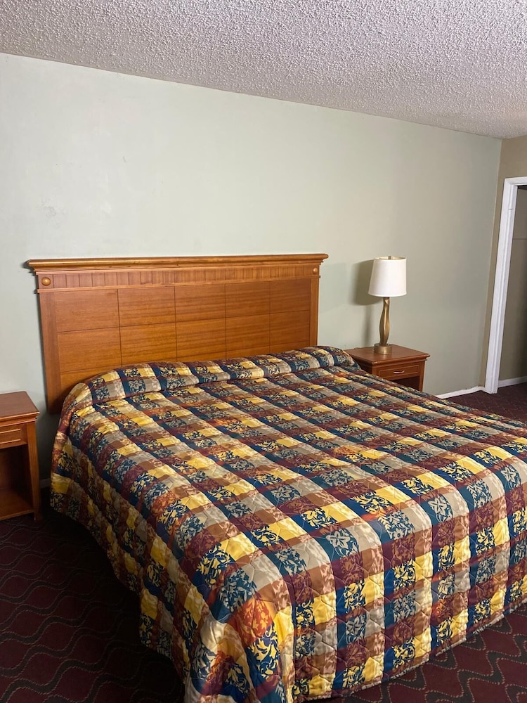 Ivory Tower Motor Inn